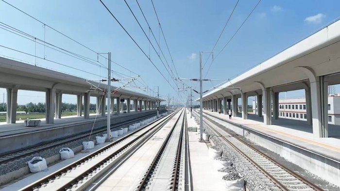 济郑高铁山东段接触网送电成功