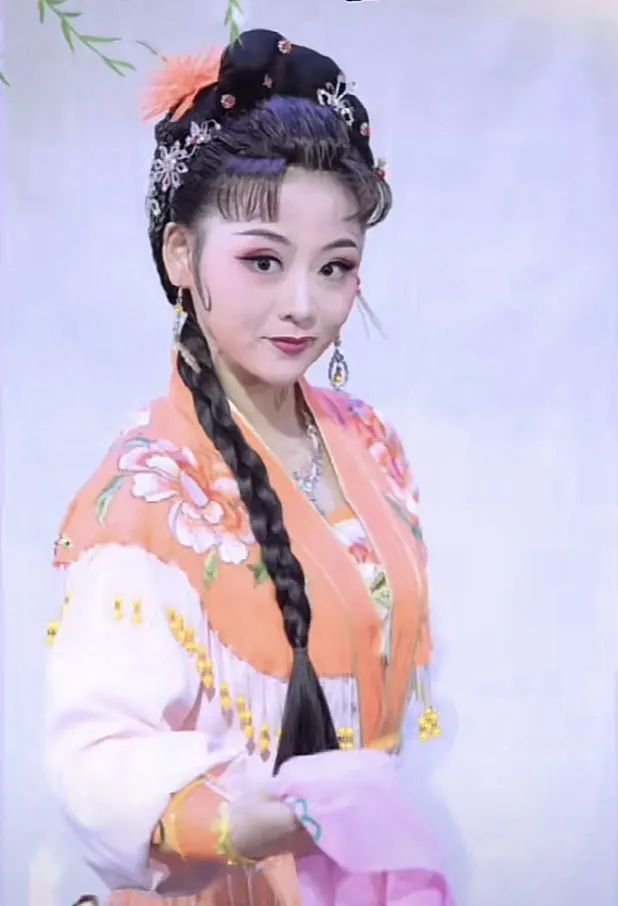 4亿,一个女演员,转动命运的齿轮|黄梅戏|直播_新浪新闻