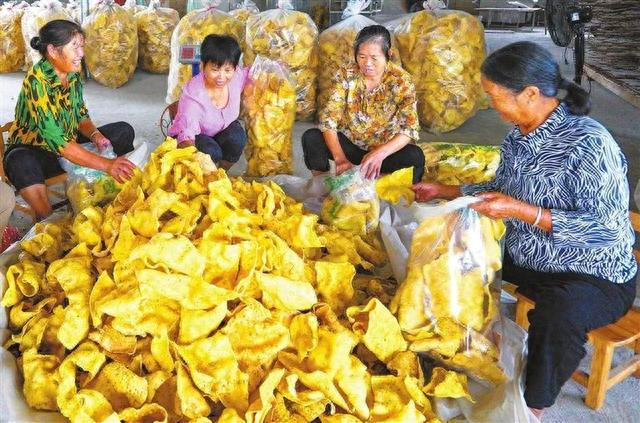 如今,大余烫皮已实现工厂化,标准化生产,正焕发出全新的产业生机大余