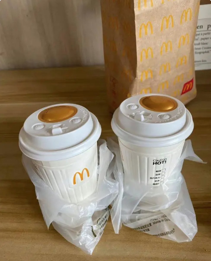 麦当劳回应顾客质疑大小杯豆浆一样多 :差3盎司,都是不满杯的