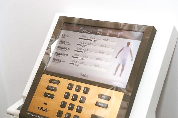             每位患者都要测试一下身体指标          