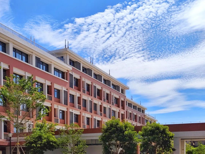 (图片来源:业翔民安)07市直属校(4个)厦门二中集美校区厦门六中同安