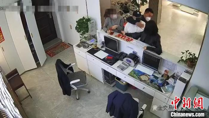 图为抓获现场。太原市公安局提供