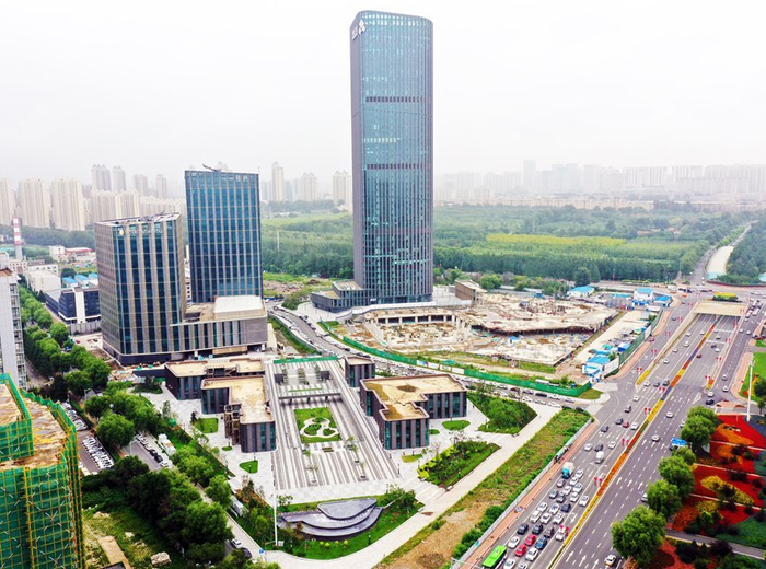 规划有超高层写字楼,五星级四星级酒店及配套商业,海容广场已经拿到