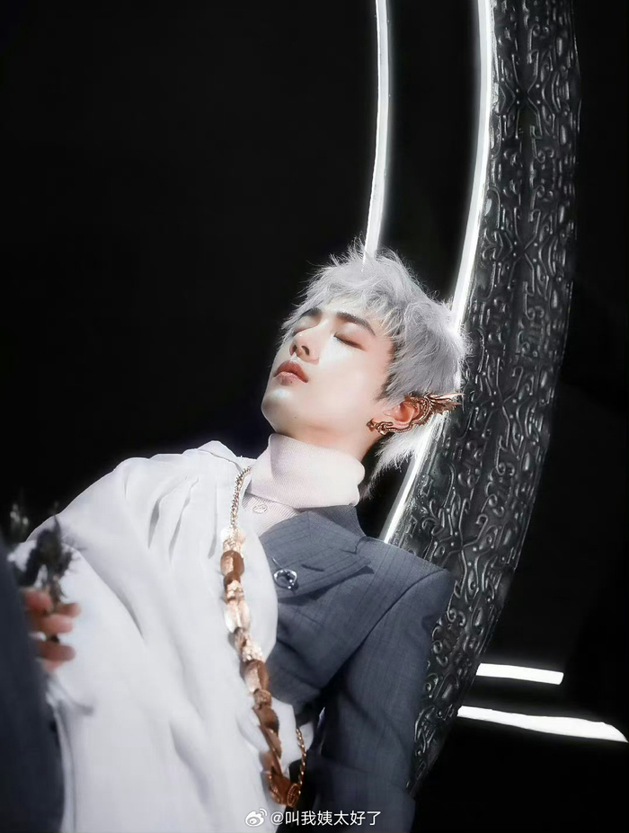 内娱银发漫撕男#檀健次 成毅 龚俊 王鹤棣肖战 王一博 张艺兴 罗云熙