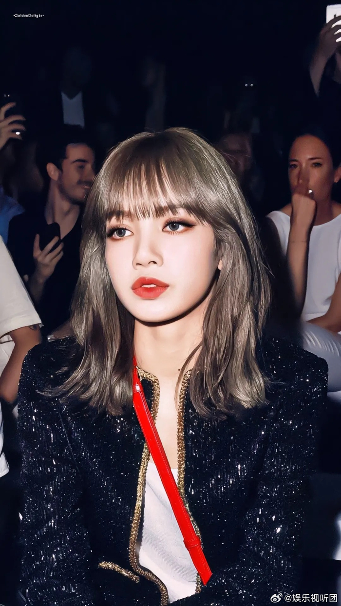 人间芭比lisa来喽! 这也太美太灵动了吧!