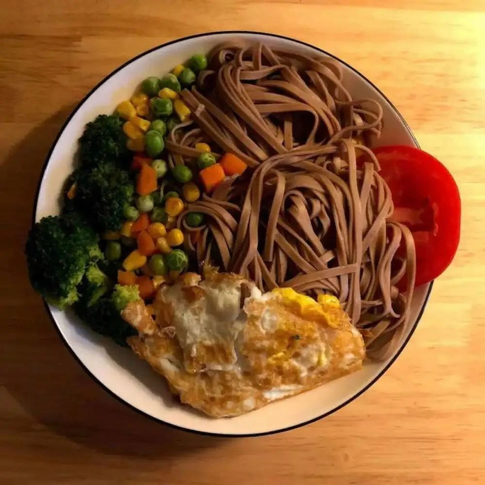 ■ 图 / 为了省钱， 孙先生开始自己做饭