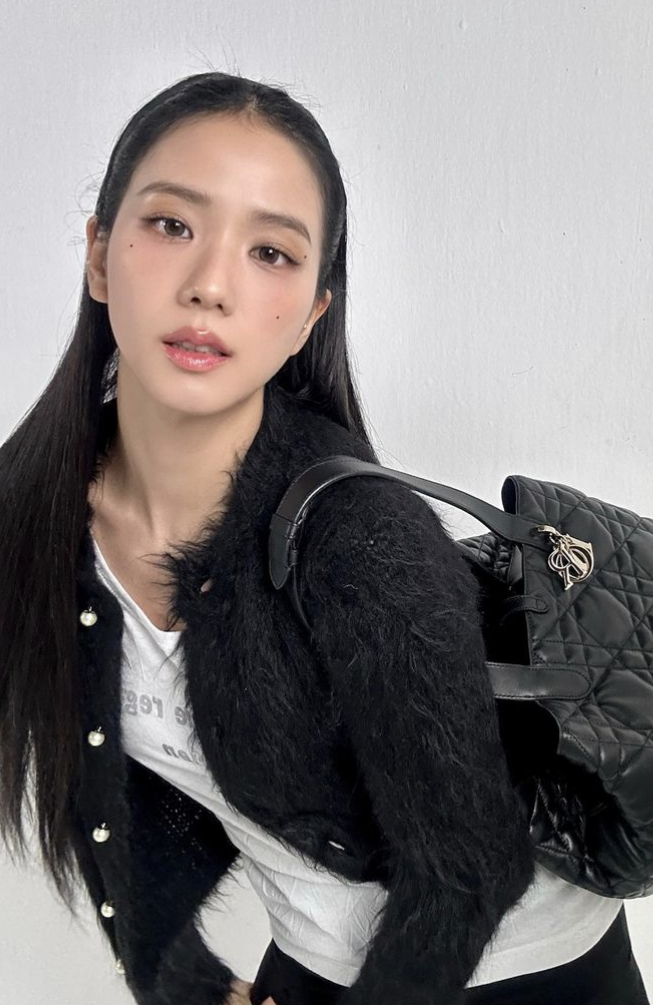 恋情 演出后,演员金智秀再度回归!|jisoo|金智秀|朴正民_新浪新闻