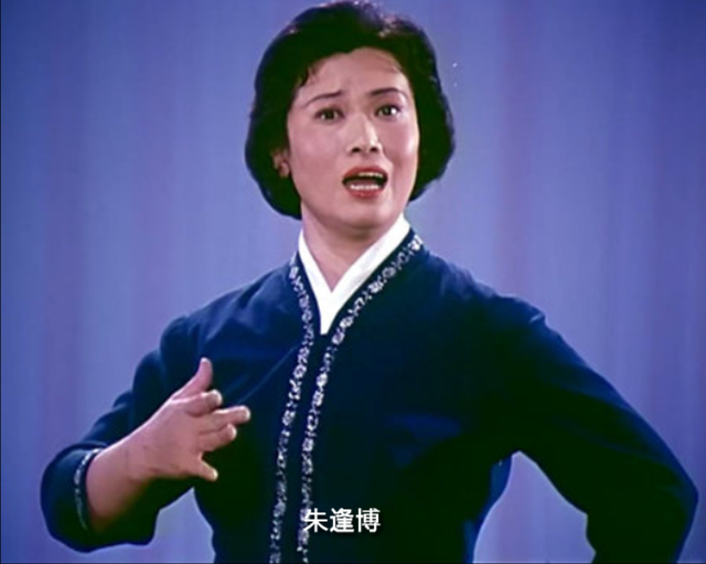 1966年,当22岁的钱曼华被分配到上海歌剧院做演员的时候,朱逢博已经是