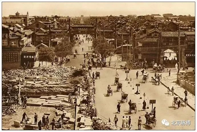 历史影像中的前门大街(1915至今)(含视频)|箭楼|正阳桥|解放军|五牌楼|建筑_手机新浪网