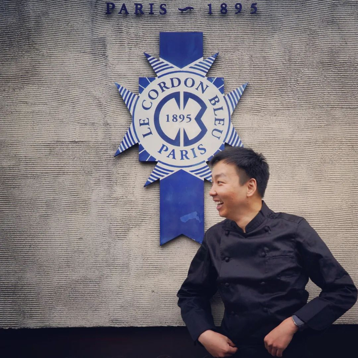 ▲黄廉伟在法国蓝带厨艺学院东京校区学习。