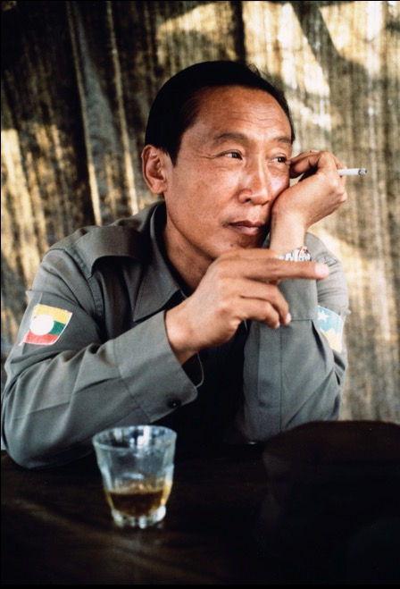 那个时候的金三角地区各部族的杂牌军,小股武装数不胜数,经常为了毒品