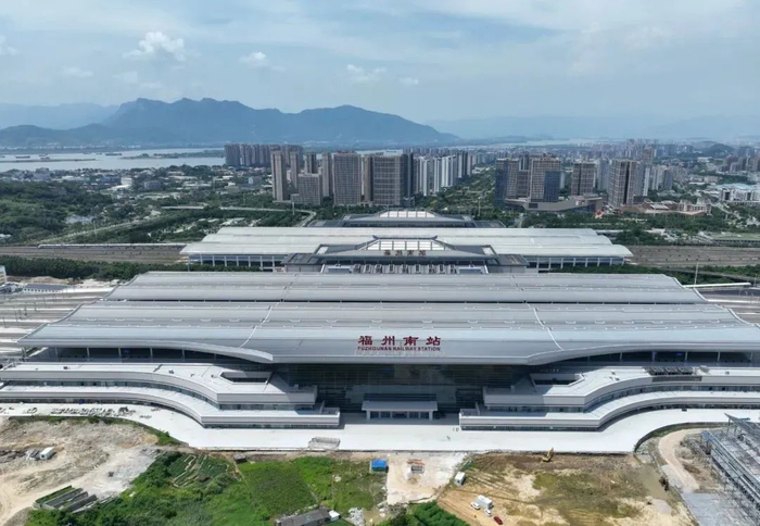 这是新建成的福厦高铁福州南站站房（8月29日摄，无人机照片）。新华社记者林善传摄