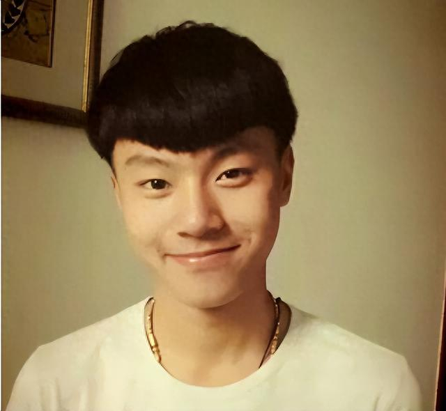 "成功变形计"王晨正:为爷爷花几十万盖房,在其去世时千里奔丧|王晨