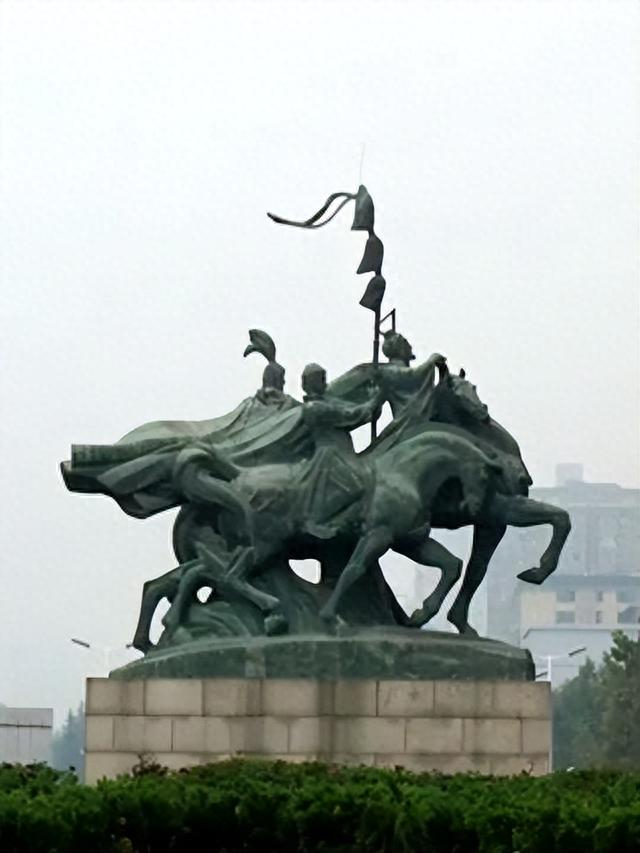 玉祥门是古城西安西北方向重要的交通孔道,连接着"丝绸之路"的起点.