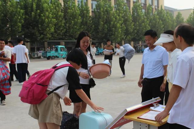 邯郸远航中学简介图片