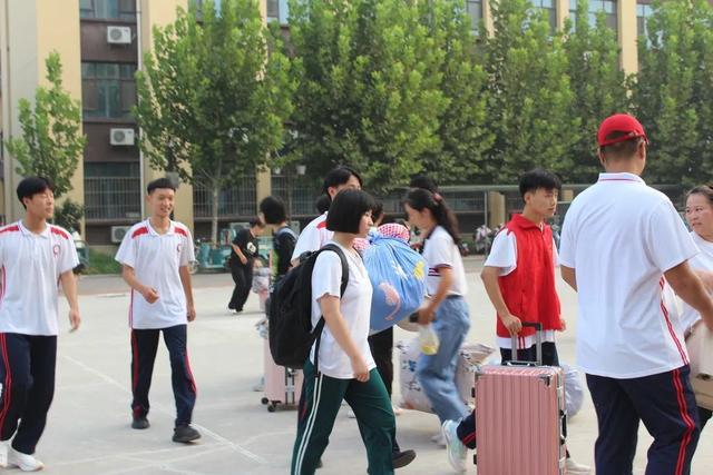 邯郸市实验中学校服图片