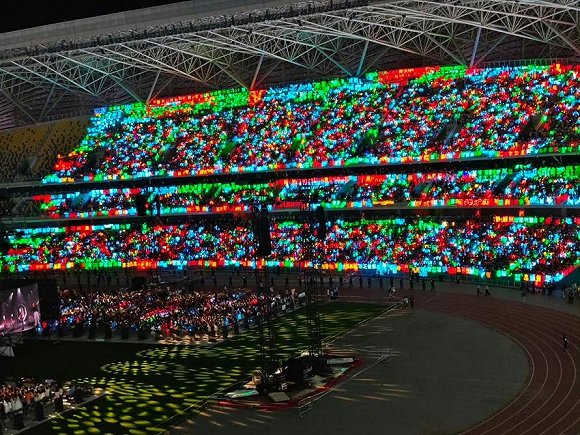 演唱会上的灯海（图片来源：微博王俊凯超话）