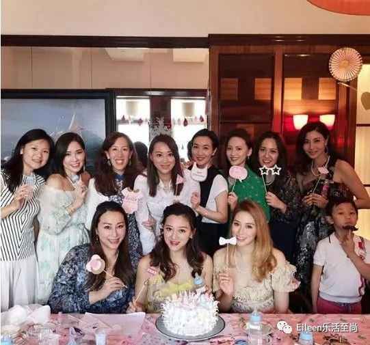 ▲前排：邱咏筠、邱咏贤、徐子淇