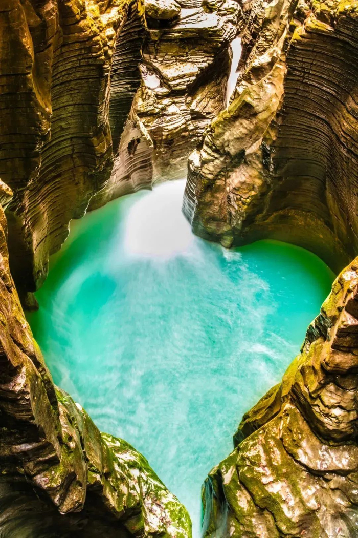图/地之心 雨神