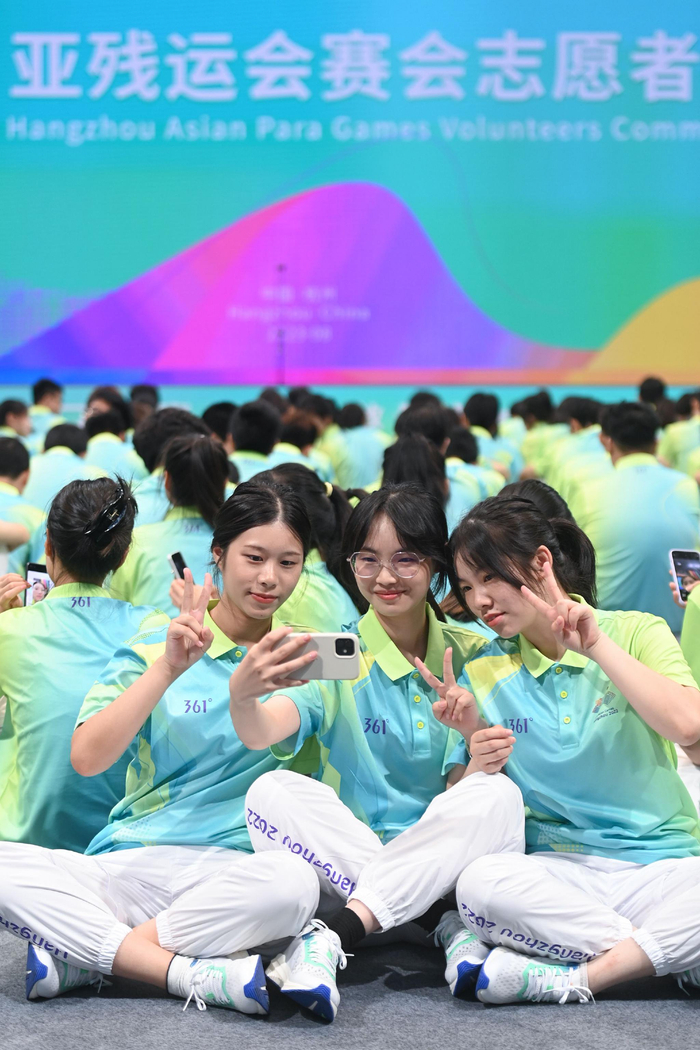 杭州亚运会赛会志愿者叫"小青荷",与这句诗有关|杭州市_新浪新闻