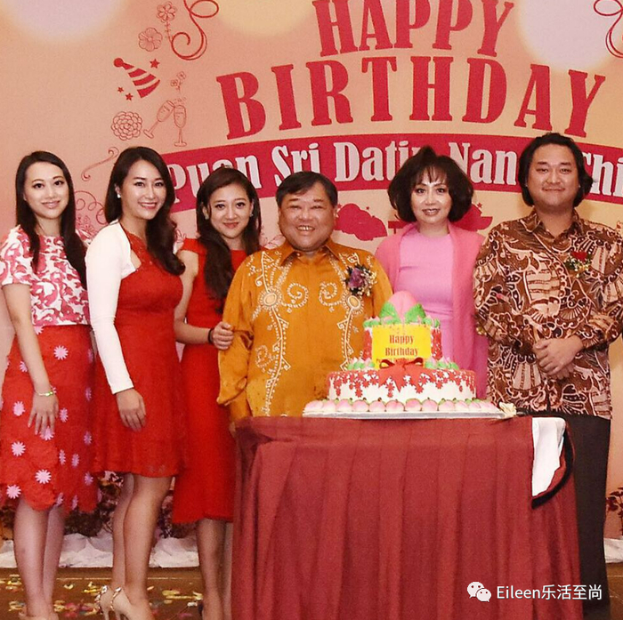 ▲左起：老三邱咏麒、老大邱咏筠、老二邱咏贤