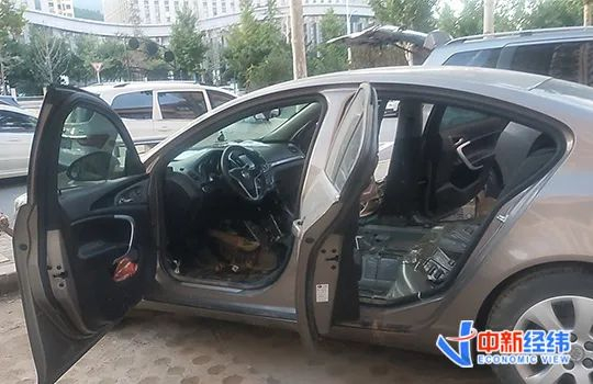 ▲经过拆解，正在晾晒的车辆&nbsp;受访者供图