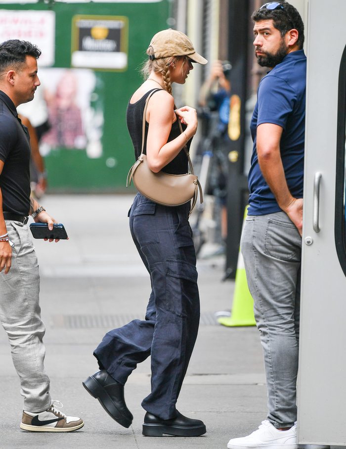 taylor swift最新纽约街拍,状态很棒|街拍|纽约|状态_新浪新闻