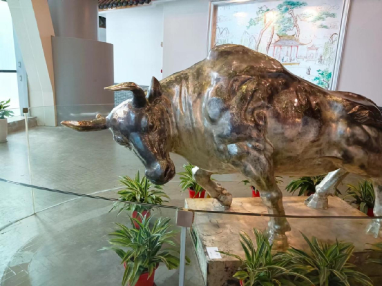 龙希国际大酒店内银牛