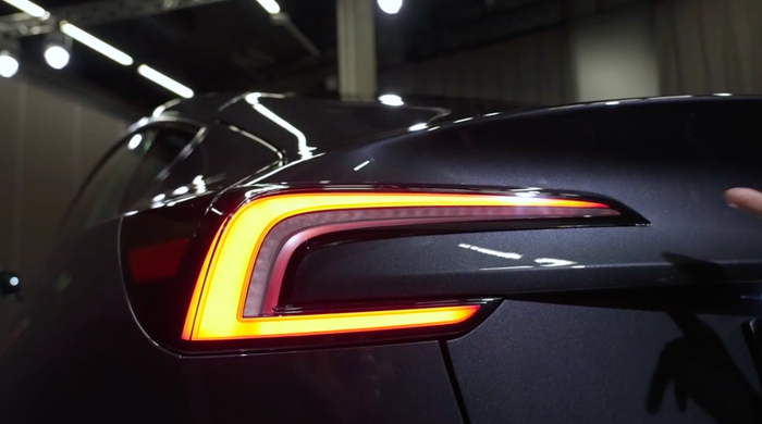 特斯拉新model 3发布!凭啥贵了三万?__财经头条