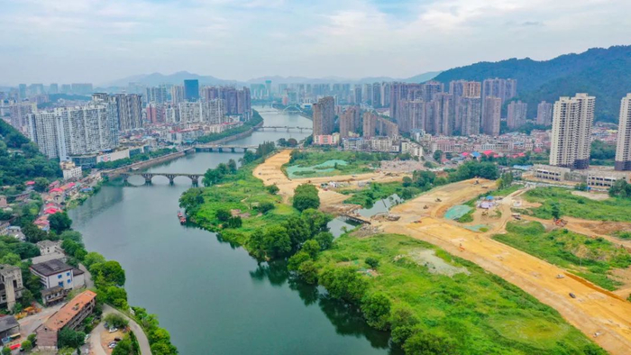 浏阳城区一河两岸多条新建道路加速推进