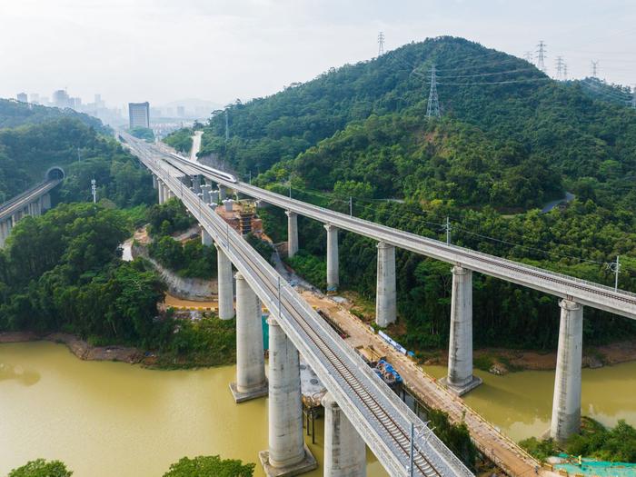 深茂铁路深江段图片