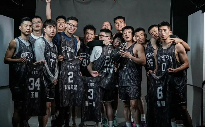 从上月开始,西安篮球厂牌野球帝的几位核心成员,纷纷摘下了各自短视频