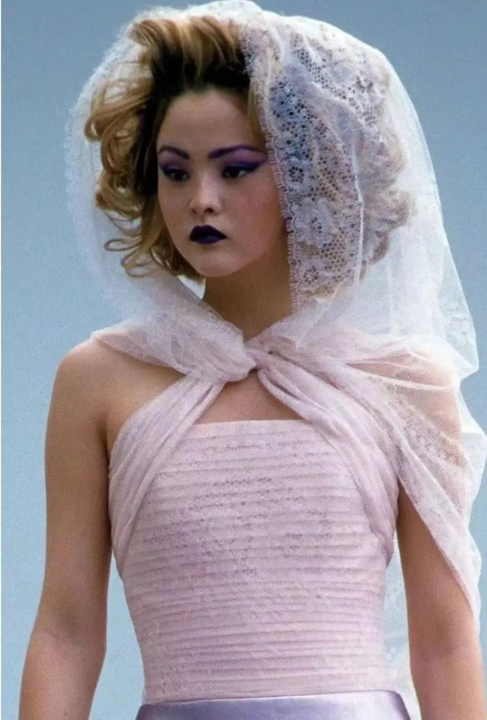 她带女儿拍杂志啦|戴文青木|vogue|chanel_新浪新闻