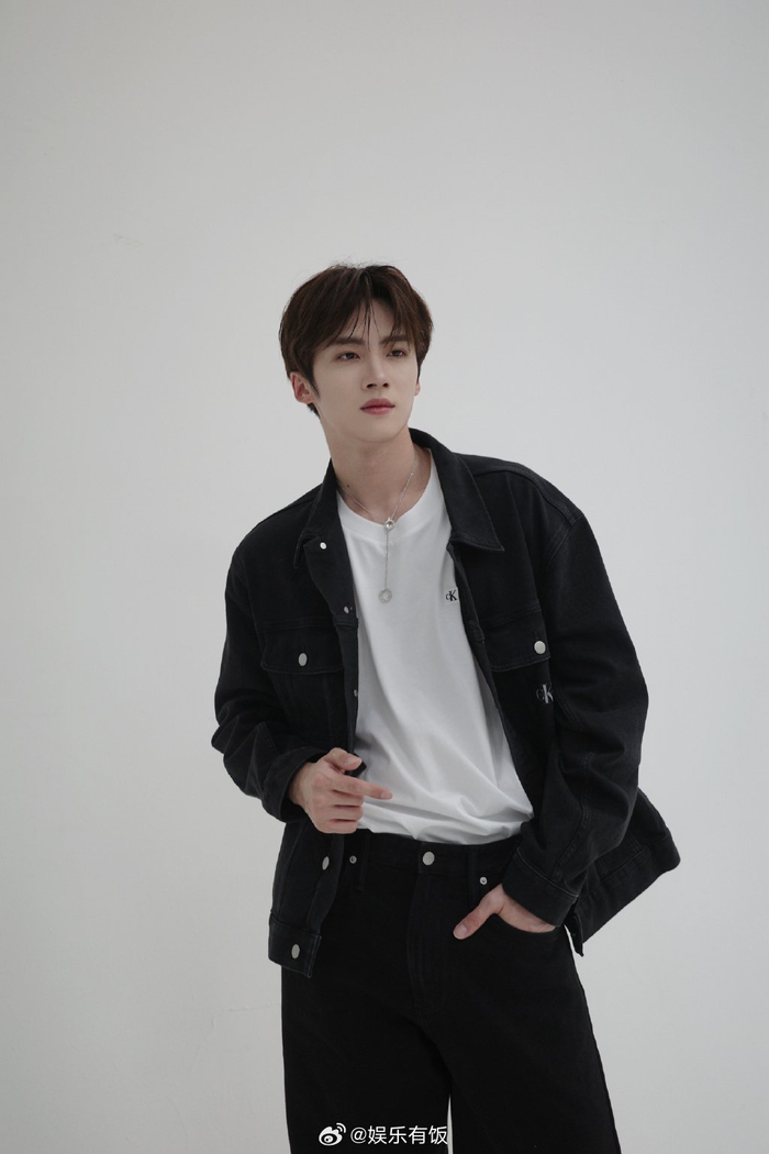 闫桉,娜扎学院风造型写真……|闫桉|古力娜扎_新浪新闻