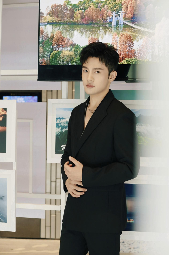 第九届无人机大赛颁奖礼落幕卫然亮相主持