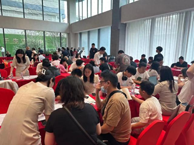 认筹首日现场 受访者供图