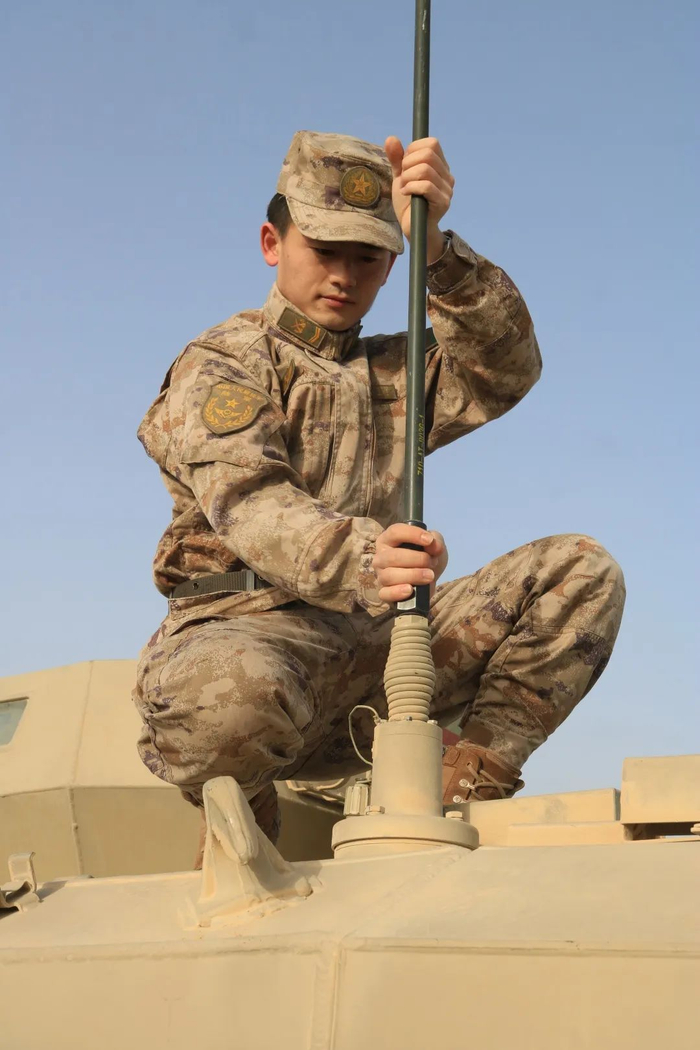 陈兴宇云南镇雄人!当兵十年三次转岗,岗岗过硬!|电台|云南省_新浪新闻