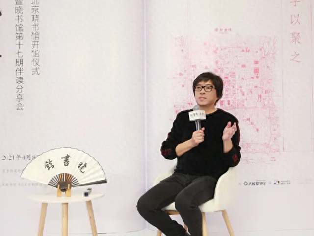 53岁高晓松晒近照暴瘦,网友直呼认不出,疑过度医美撞脸华晨宇