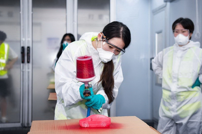 （▲图为钣喷现场体验）