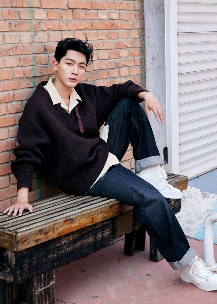 张晚意最新写真大片,好正的帅气