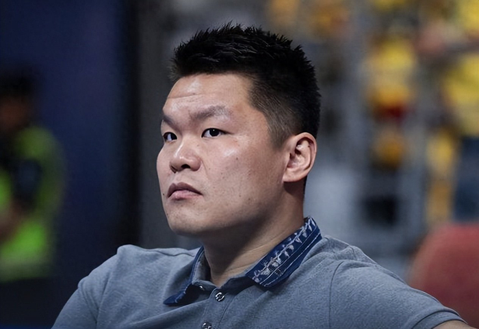 辟谣手术周琦赴美治疗腰伤朱芳雨透露伤势不是很致命