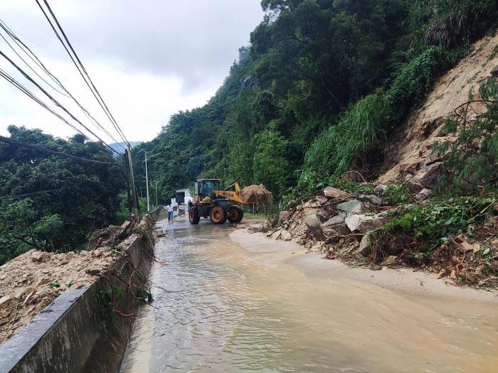 多圖直擊茂名信宜應急搶險現場|暴雨|茂名市|塌方_新浪新聞