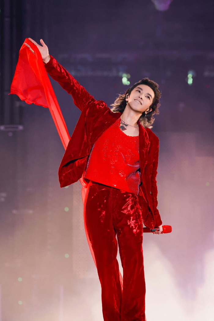 十周年的花火瞬间值得永远铭记!|演唱会|歌迷|华晨宇_新浪新闻