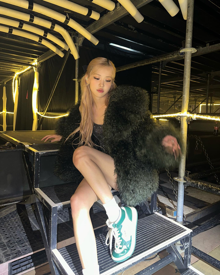 官宣还要去跳「脱衣舞」!|lisa|jennie_新浪新闻