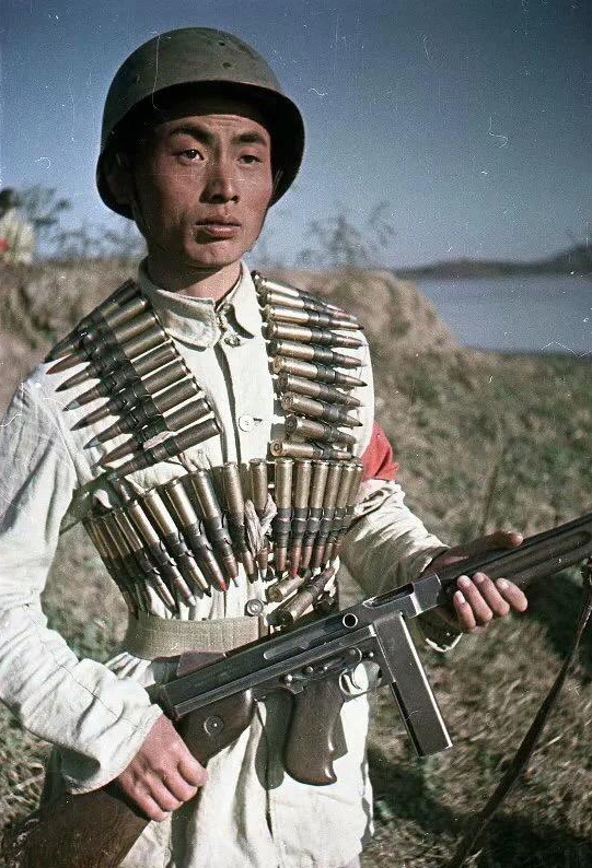 陕西警方销毁枪支,居然有十几挺机枪!还有歪把子?丨轻武专栏