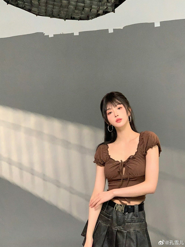 孔雪儿美拉德穿搭,美女身材比例好好,这张脸也太美了吧……|孔雪儿
