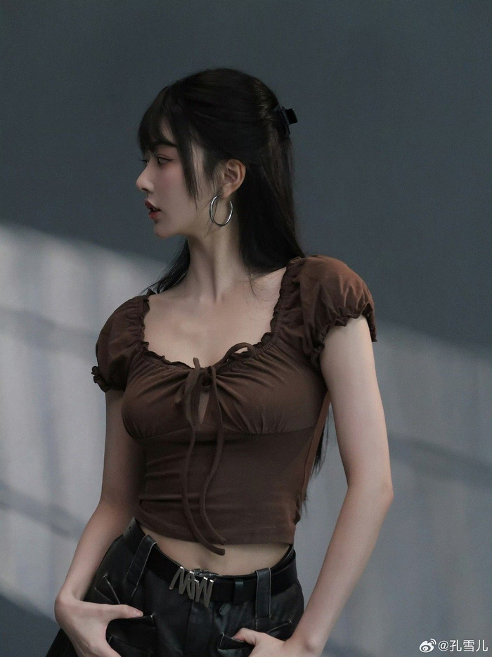 孔雪儿美拉德穿搭,美女身材比例好好,这张脸也太美了吧……|孔雪儿