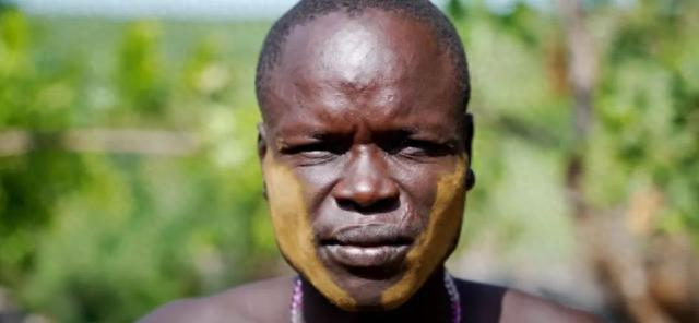 穆尔西人被誉为世界上最危险的部落酋长用三个字回应人们的质疑