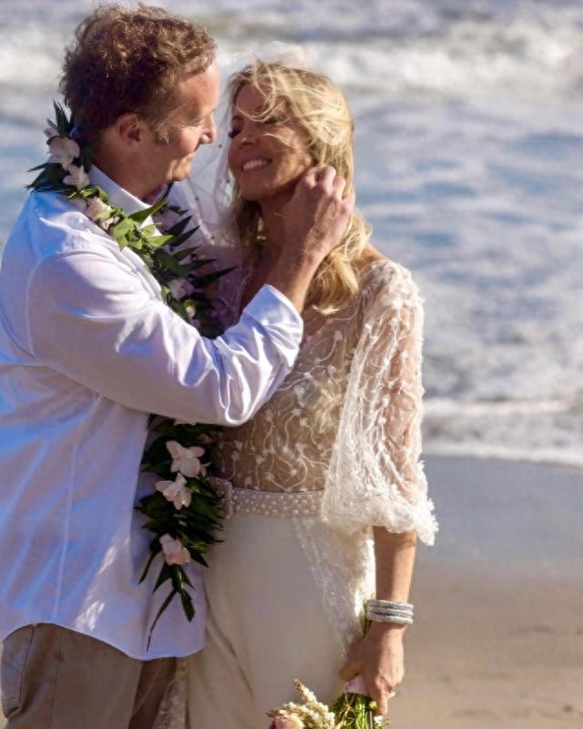 库兹马送祝福:恭喜15|巴斯|湖人|直播_新浪新闻